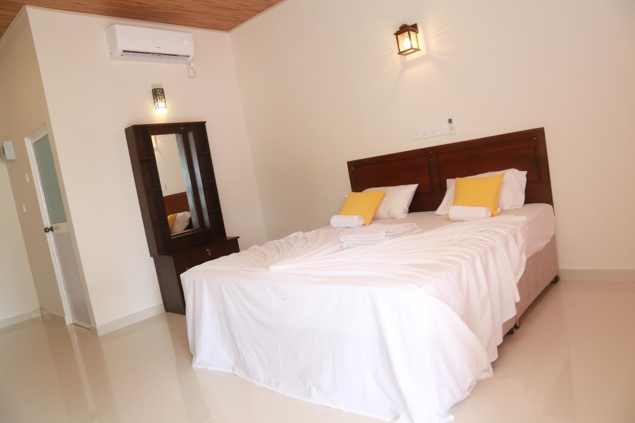 Serene Beach Hotel Zuid-Dikwella Buitenkant foto