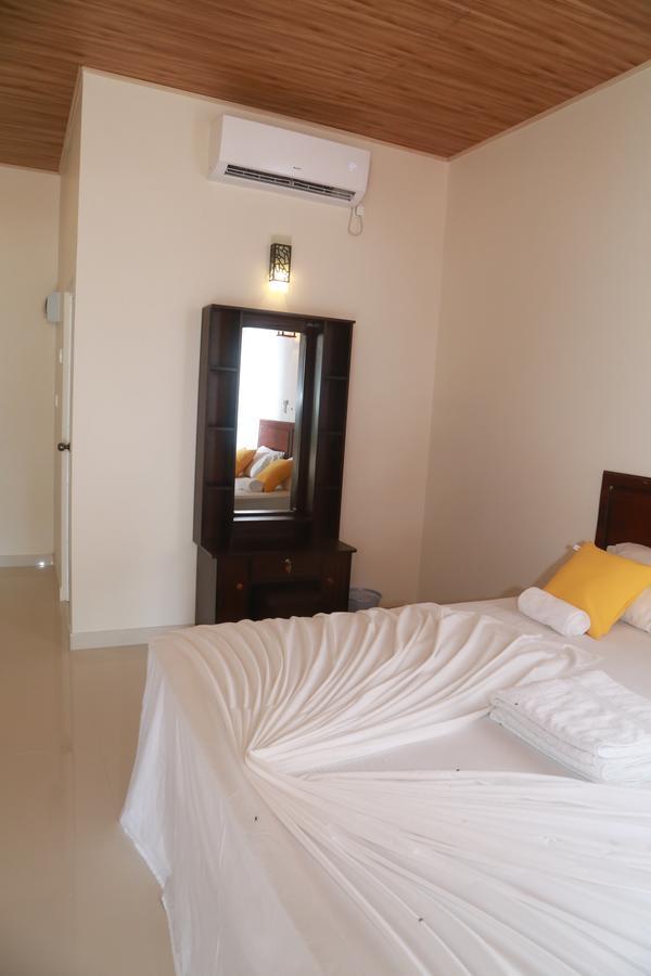 Serene Beach Hotel Zuid-Dikwella Buitenkant foto